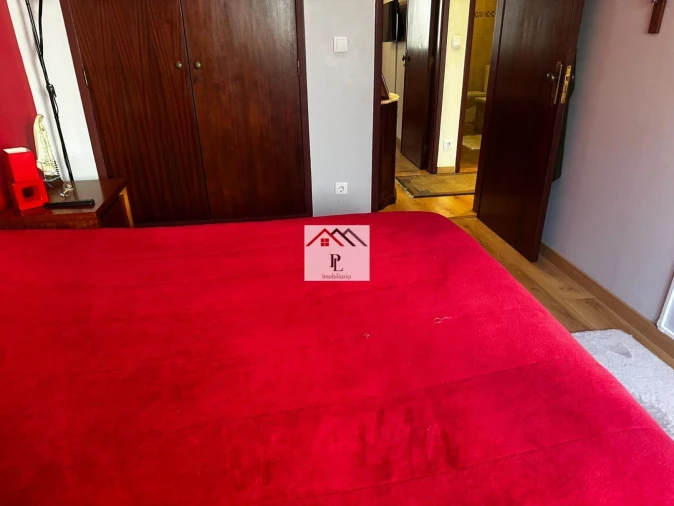 Apartamento T3 para Arrendamento em Santo Antonio dos Olivais Foto 10