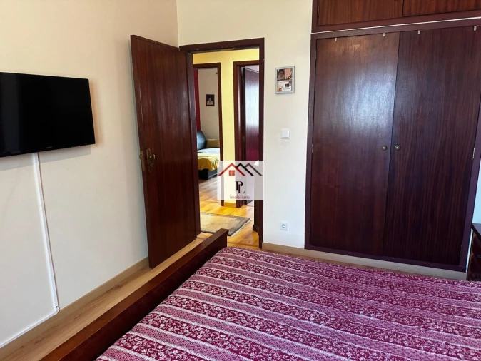 Apartamento T3 para Arrendamento em Santo Antonio dos Olivais Foto 14