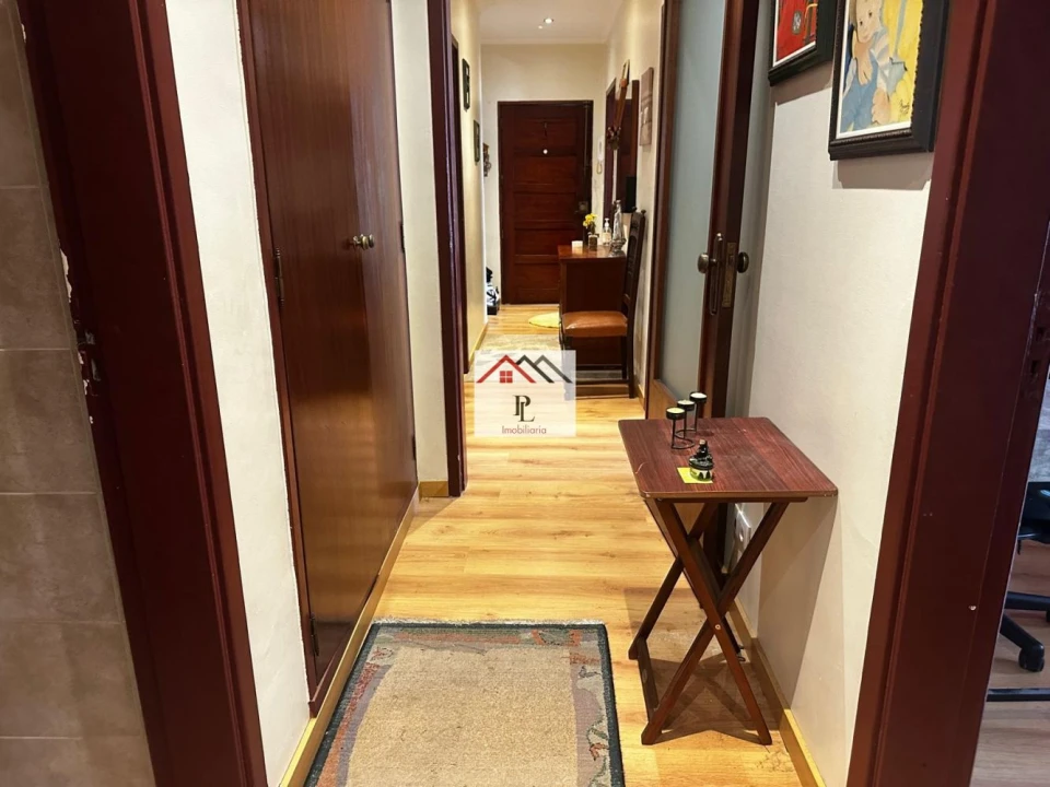 Apartamento T3 para Arrendamento em Santo Antonio dos Olivais Foto 3