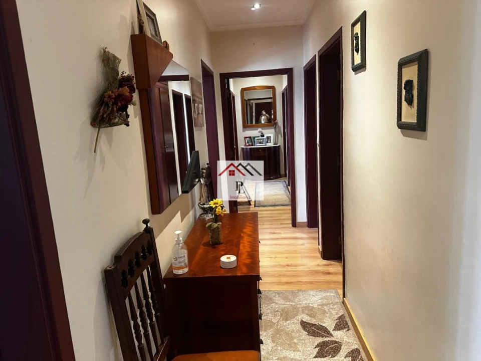 Apartamento T3 para Arrendamento em Santo Antonio dos Olivais Foto 25