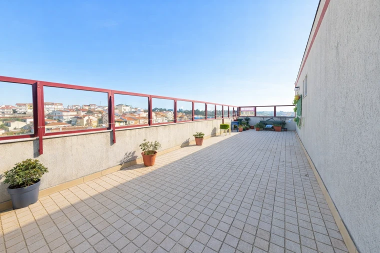 Apartamento T3 para Venda em Fânzeres e São Pedro da Cova Foto 12