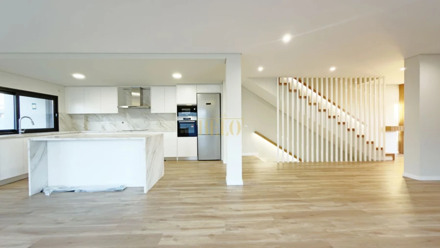 Moradia T3 para Venda em Nogueira e Silva Escura Foto 8