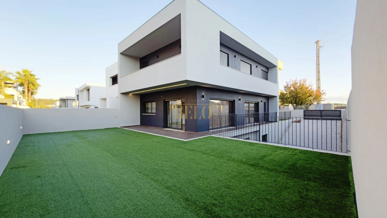 Moradia T3 para Venda em Nogueira e Silva Escura Foto 20