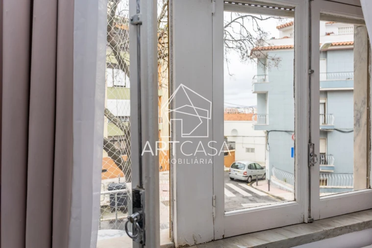 Apartamento T2 para Venda em Algés, Linda-A-Velha e Cruz Quebrada-Dafundo Foto 4