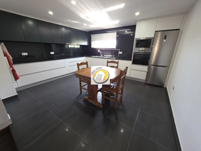 Moradia T4 para Venda em Lourosa