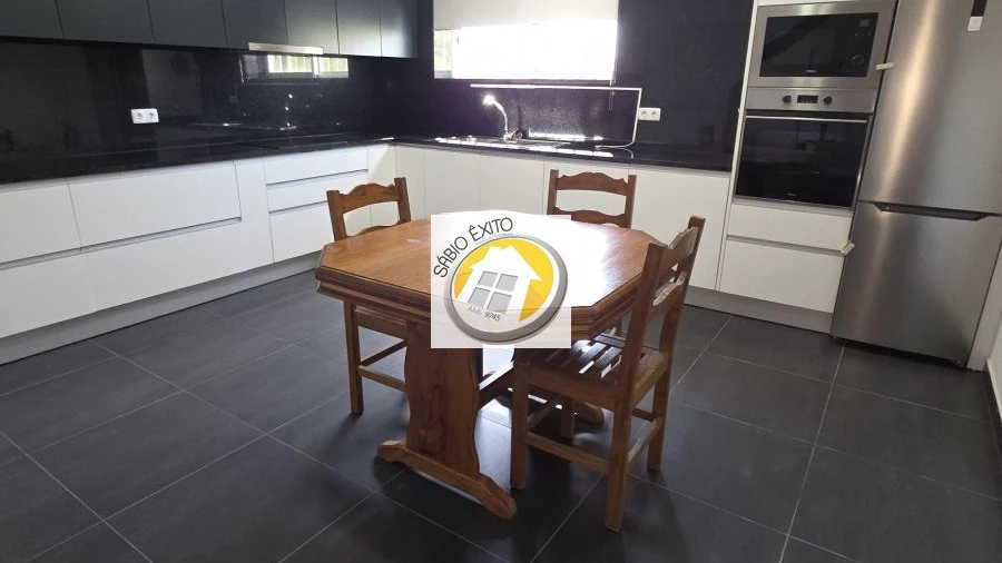 Moradia T4 para Venda em Lourosa