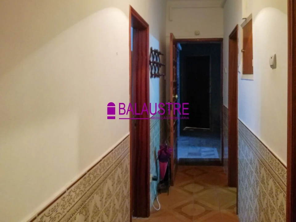 Apartamento T2 para Venda em Queluz e Belas Foto 3
