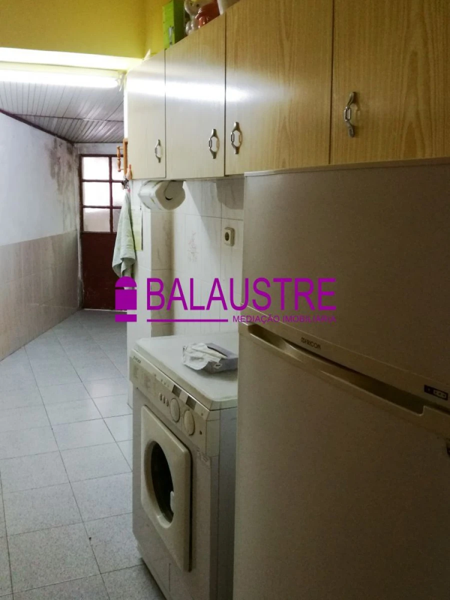 Apartamento T2 para Venda em Queluz e Belas Foto 4