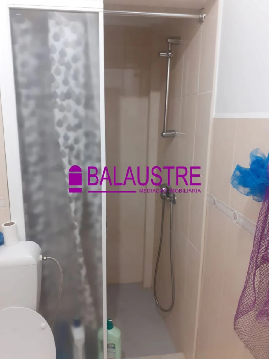 Apartamento T2 para Venda em Queluz e Belas Foto 14