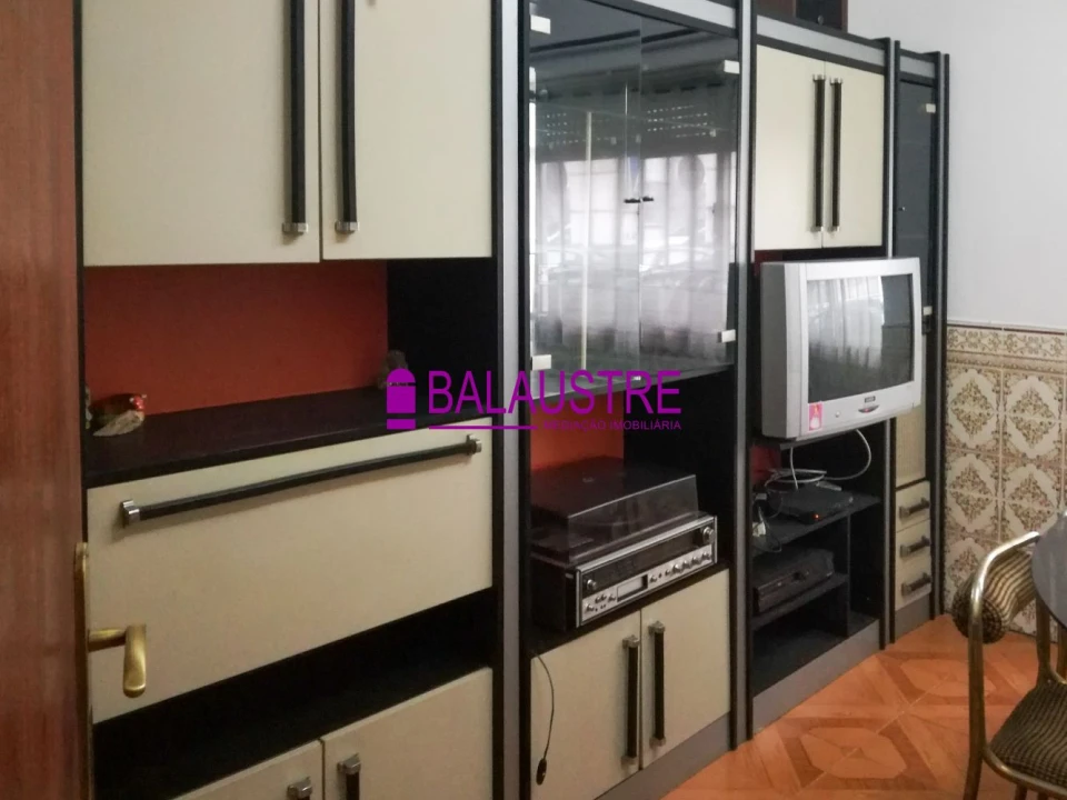 Apartamento T2 para Venda em Queluz e Belas Foto 1