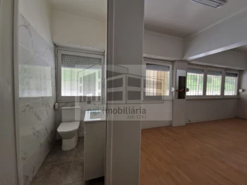 Loja para Arrendamento em Benfica