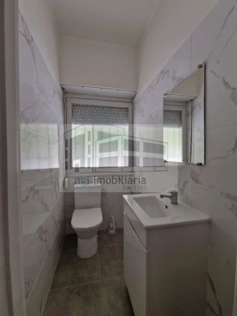 Loja para Arrendamento em Benfica