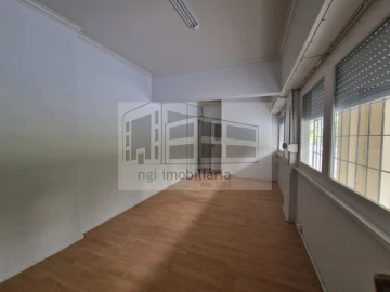 Loja para Arrendamento em Benfica