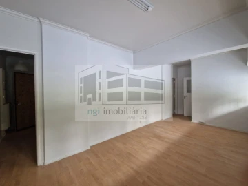 Loja para Arrendamento em Benfica