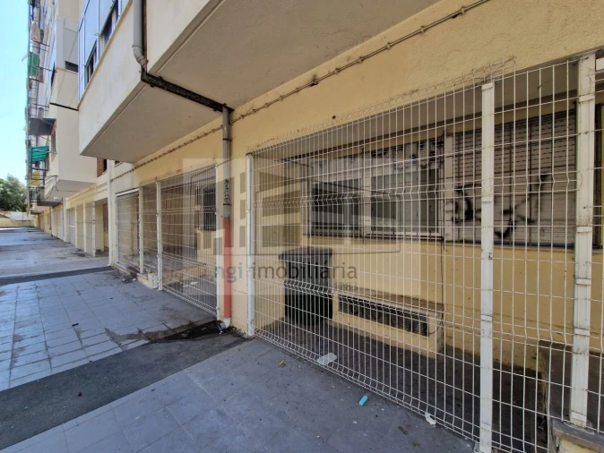 Loja para Arrendamento em Benfica Foto 16