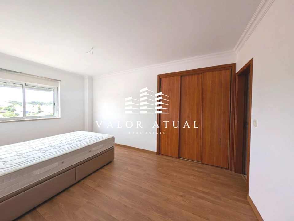 Apartamento T3 para Venda em Palhais e Coina Foto 14