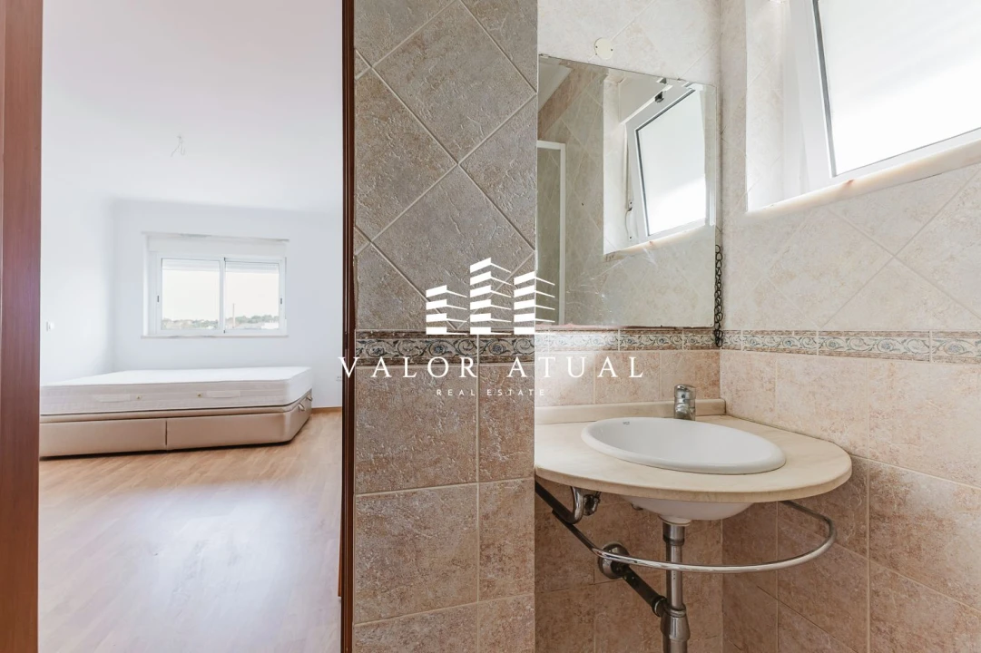 Apartamento T3 para Venda em Palhais e Coina Foto 16