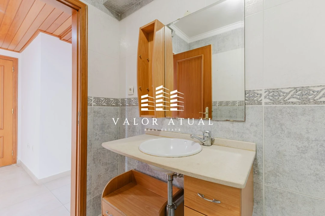 Apartamento T3 para Venda em Palhais e Coina Foto 12