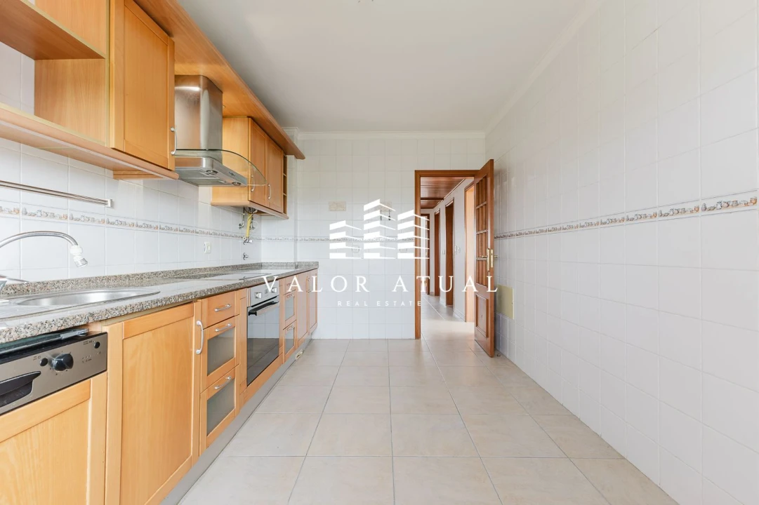 Apartamento T3 para Venda em Palhais e Coina Foto 3