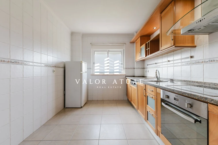 Apartamento T3 para Venda em Palhais e Coina Foto 4