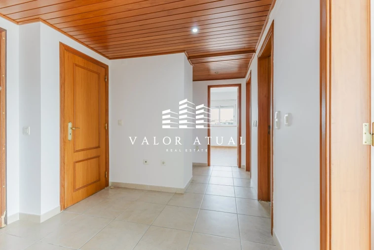 Apartamento T3 para Venda em Palhais e Coina Foto 5