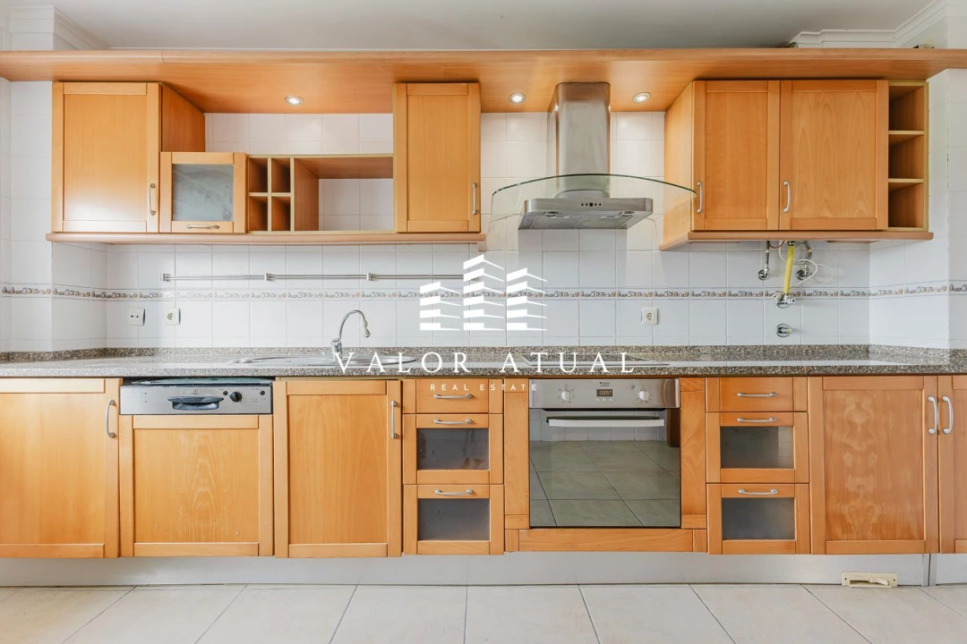 Apartamento T3 para Venda em Palhais e Coina Foto 2