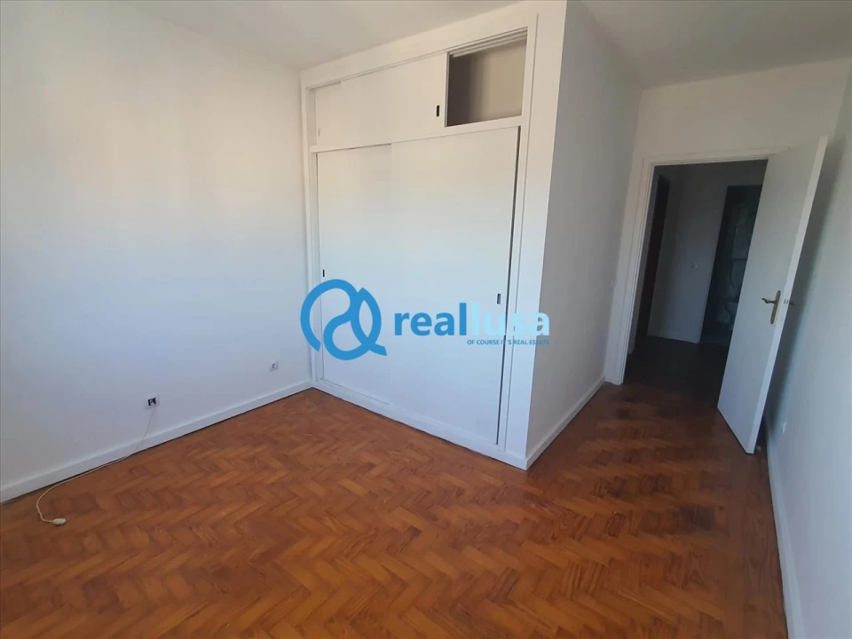 Apartamento T3 para Venda em Vilar de Andorinho Foto 11