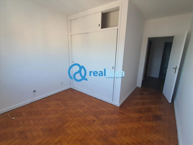 Apartamento T3 para Venda em Vilar de Andorinho Foto 11