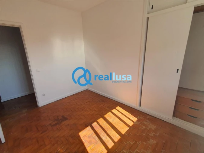 Apartamento T3 para Venda em Vilar de Andorinho Foto 12