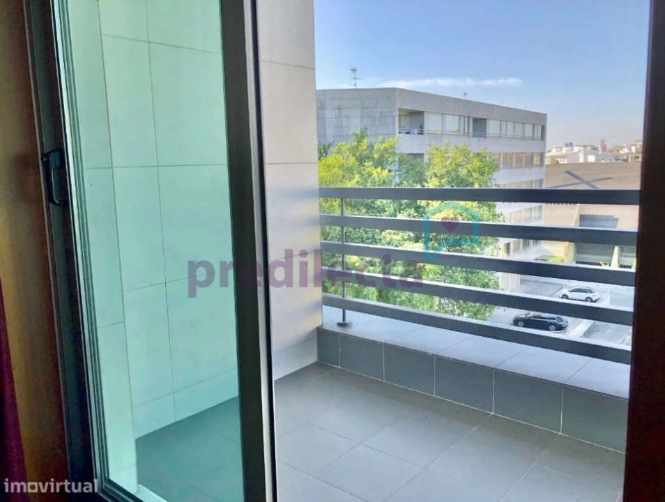 Apartamento T2 para Arrendamento em Paranhos Foto 11