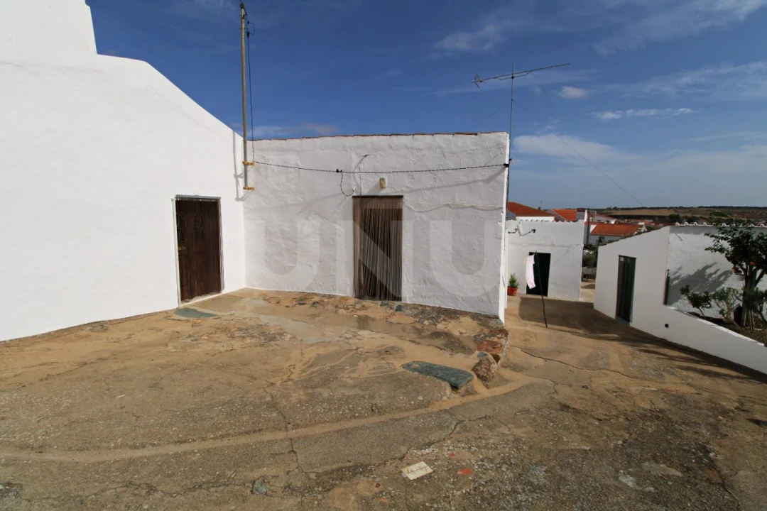 Moradia T1 para Venda em Monte do Trigo Foto 2