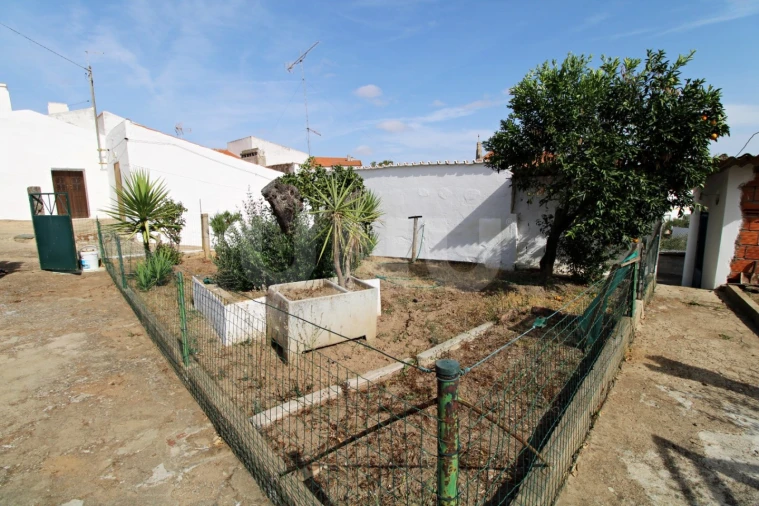 Moradia T1 para Venda em Monte do Trigo Foto 12