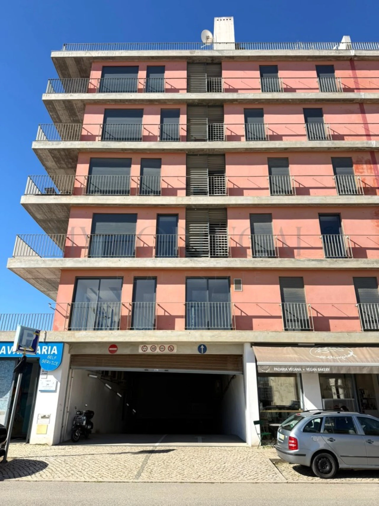 Negócio para Venda em Lagos (São Sebastião e Santa Maria) Foto 3