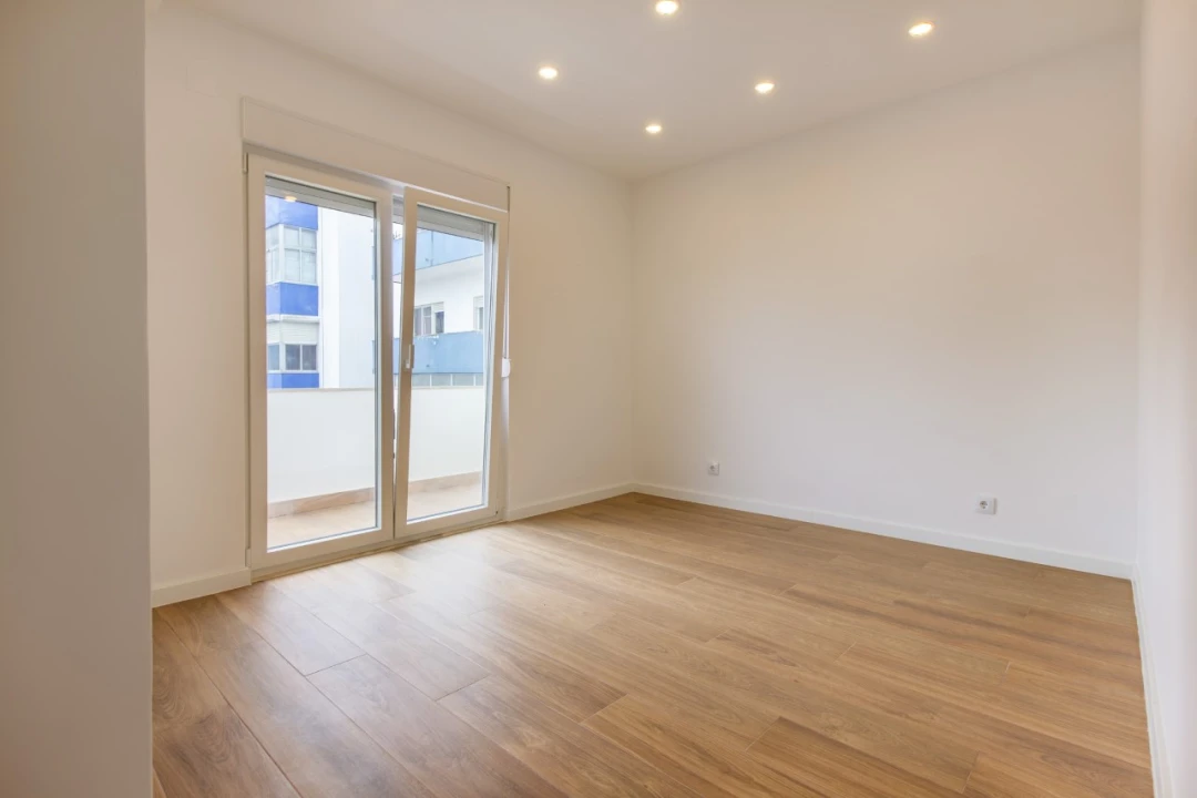 Apartamento T1 para Venda em Charneca de Caparica e Sobreda Foto 6