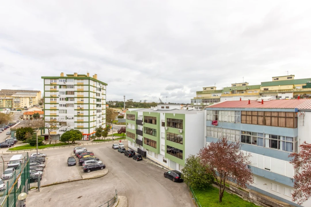 Apartamento T1 para Venda em Charneca de Caparica e Sobreda Foto 11