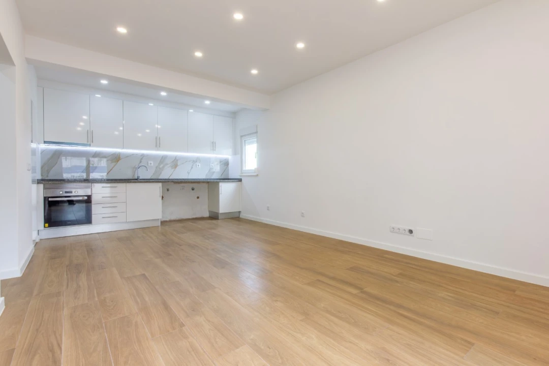 Apartamento T1 para Venda em Charneca de Caparica e Sobreda Foto 16