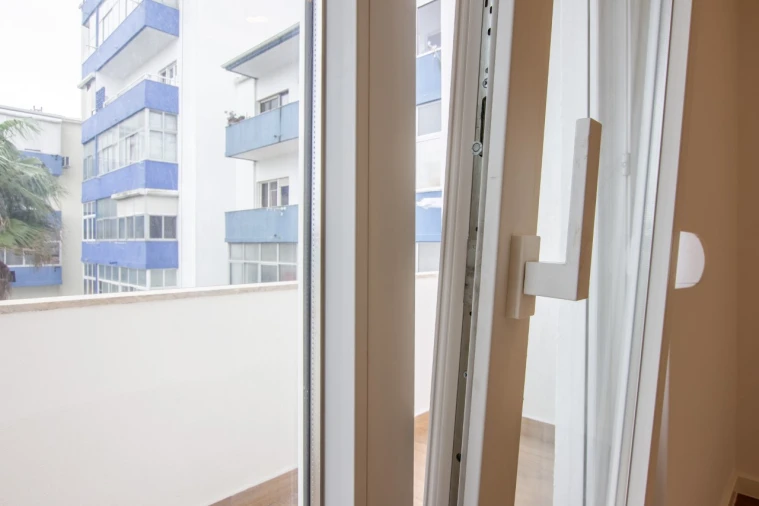 Apartamento T1 para Venda em Charneca de Caparica e Sobreda Foto 8