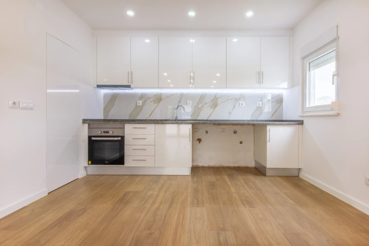 Apartamento T1 para Venda em Charneca de Caparica e Sobreda Foto 17