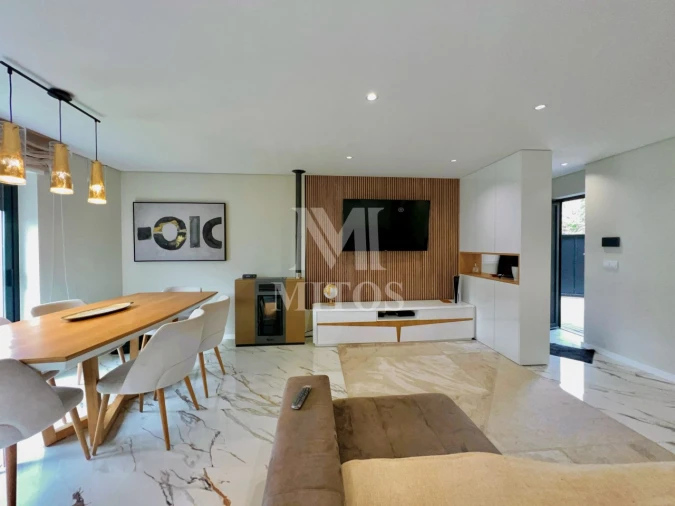 Moradia T3 para Venda em Mazarefes e Vila Fria Foto 2