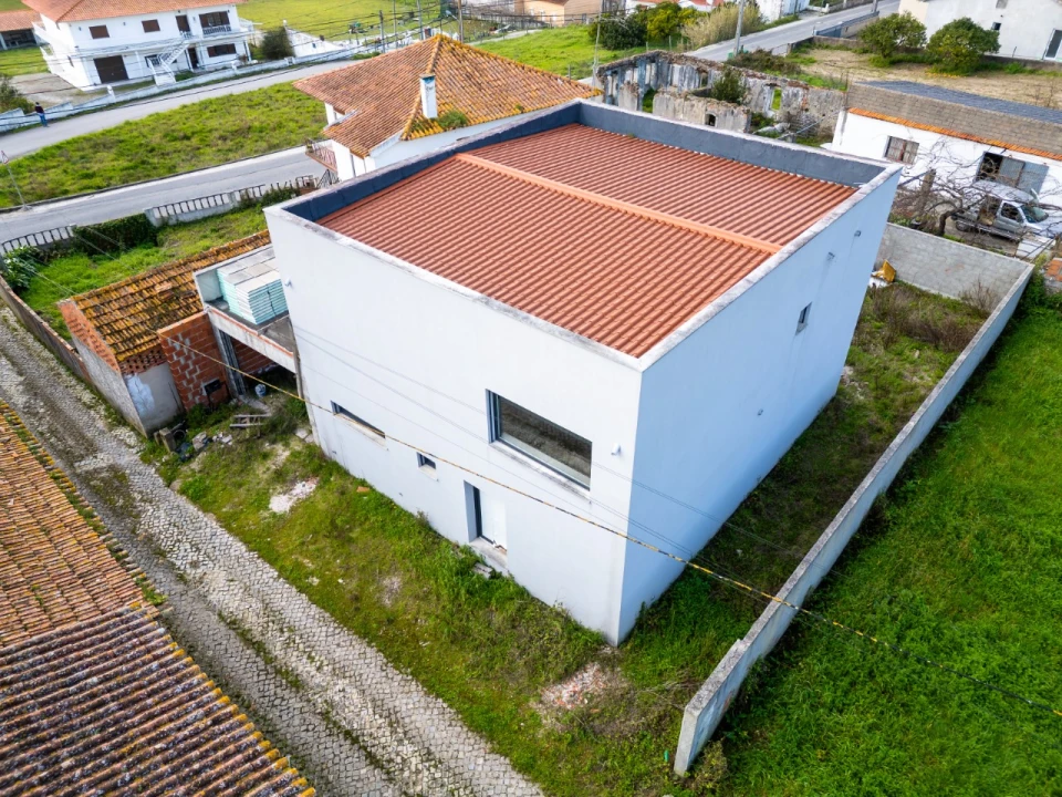 Moradia T3 para Venda em Coz, Alpedriz e Montes Foto 4