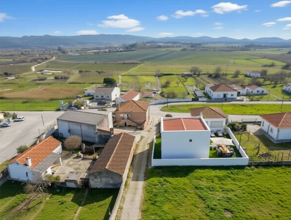 Moradia T3 para Venda em Coz, Alpedriz e Montes Foto 42