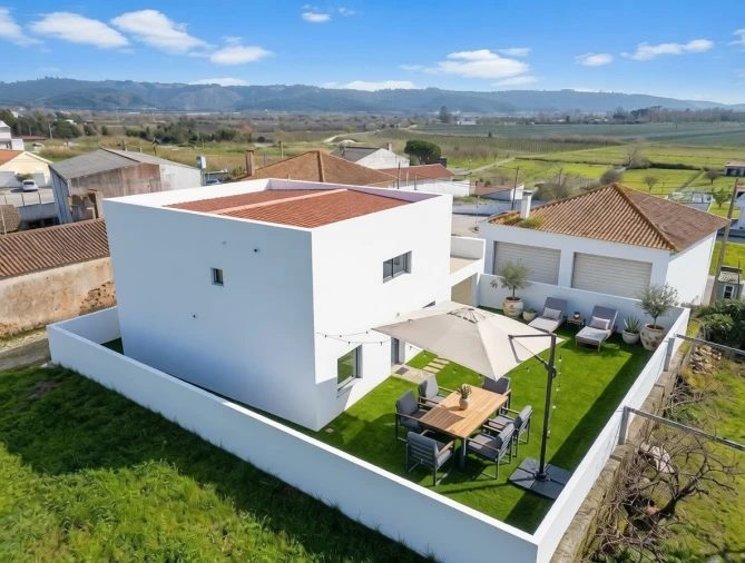 Moradia T3 para Venda em Coz, Alpedriz e Montes Foto 9