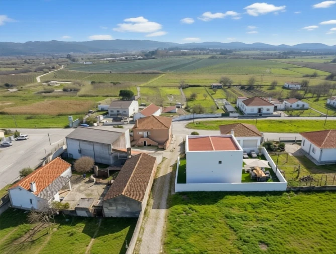 Moradia T3 para Venda em Coz, Alpedriz e Montes Foto 42