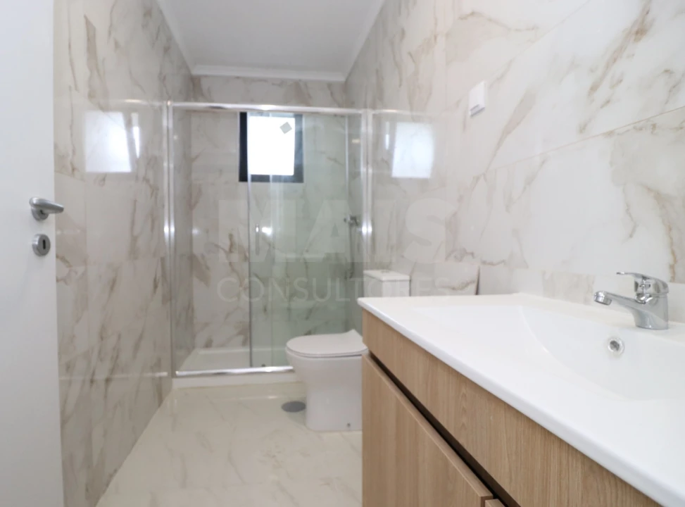 Apartamento T1 para Venda em Benavente Foto 1