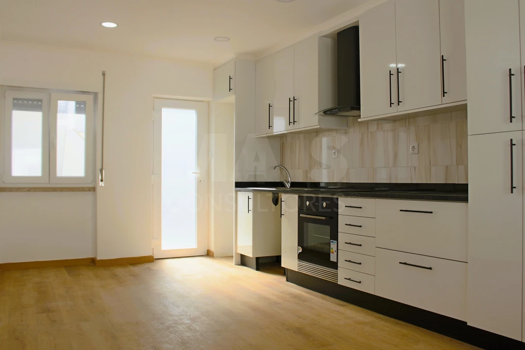 Apartamento T1 para Venda em São Martinho do Porto Foto 3