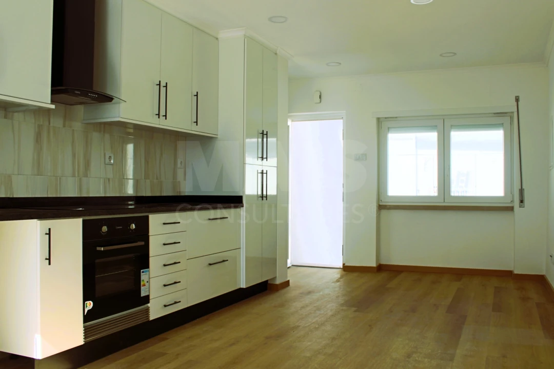 Apartamento T1 para Venda em São Martinho do Porto Foto 4