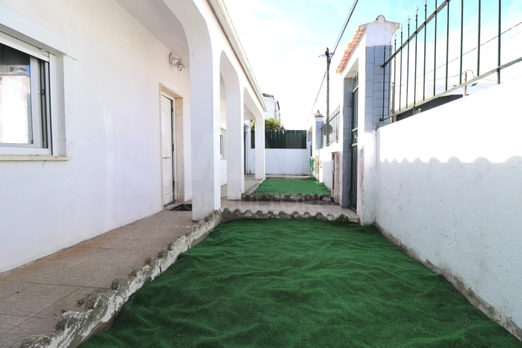 Moradia T2 para Venda em Fernao Ferro Foto 2