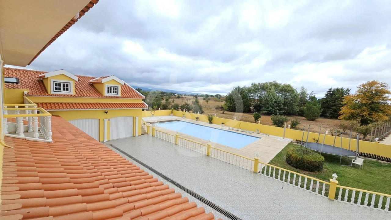 Quinta T5 para Venda em Aveiras de Cima Foto 4