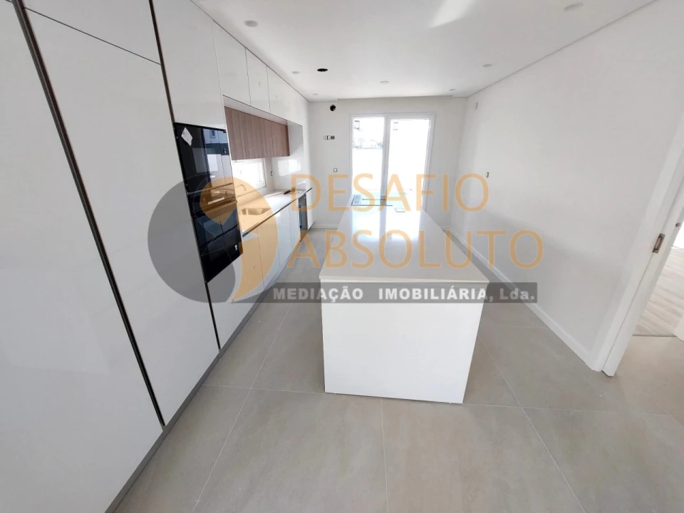 Moradia T4 para Venda em Fernao Ferro Foto 10