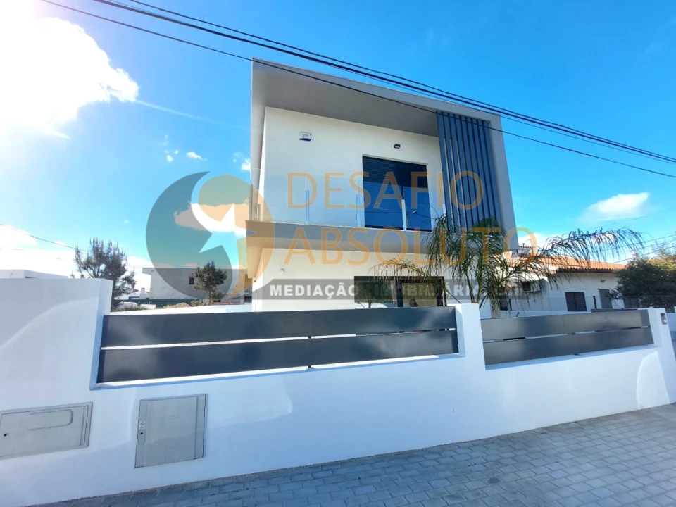 Moradia T4 para Venda em Fernao Ferro Foto 43